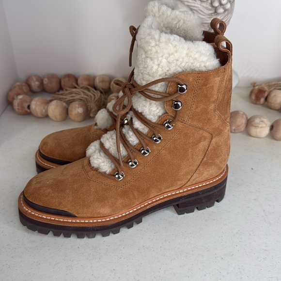 Marc Fisher LTD
Izzie Izzie Lugsole Ankle Boots Sz 7M - Picture 6 of 12